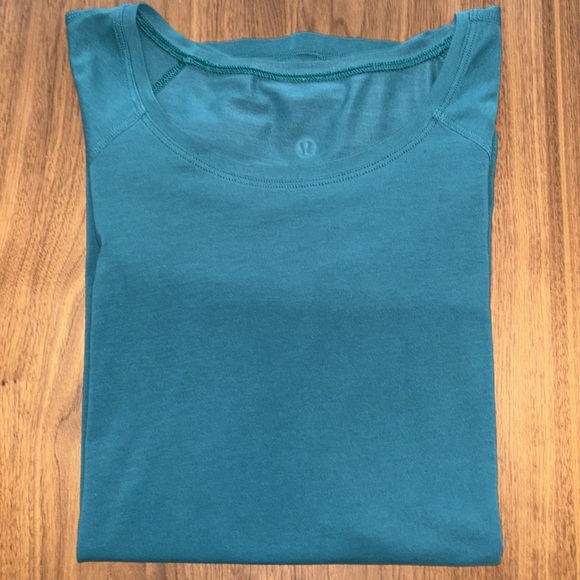 LULULEMON  GREEN JASPER LONG SLEEVE LOVE TEE - Picture 2 of 5